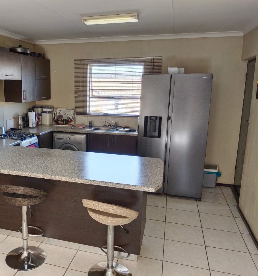 2 Bedroom Property for Sale in Honeypark Gauteng