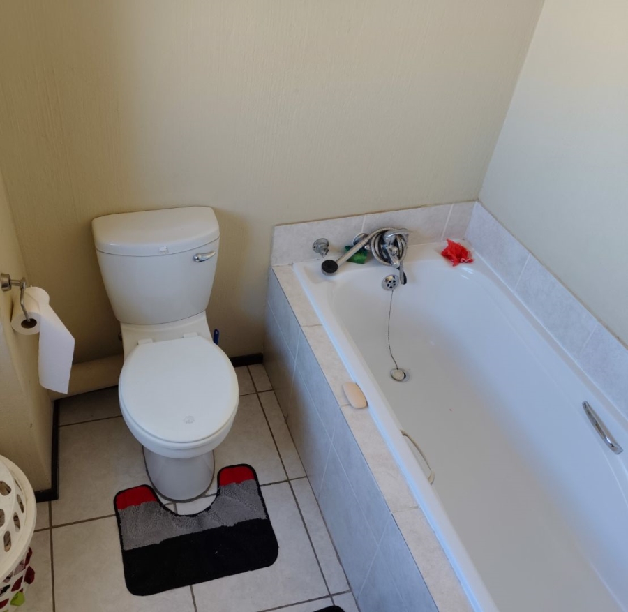 2 Bedroom Property for Sale in Honeypark Gauteng