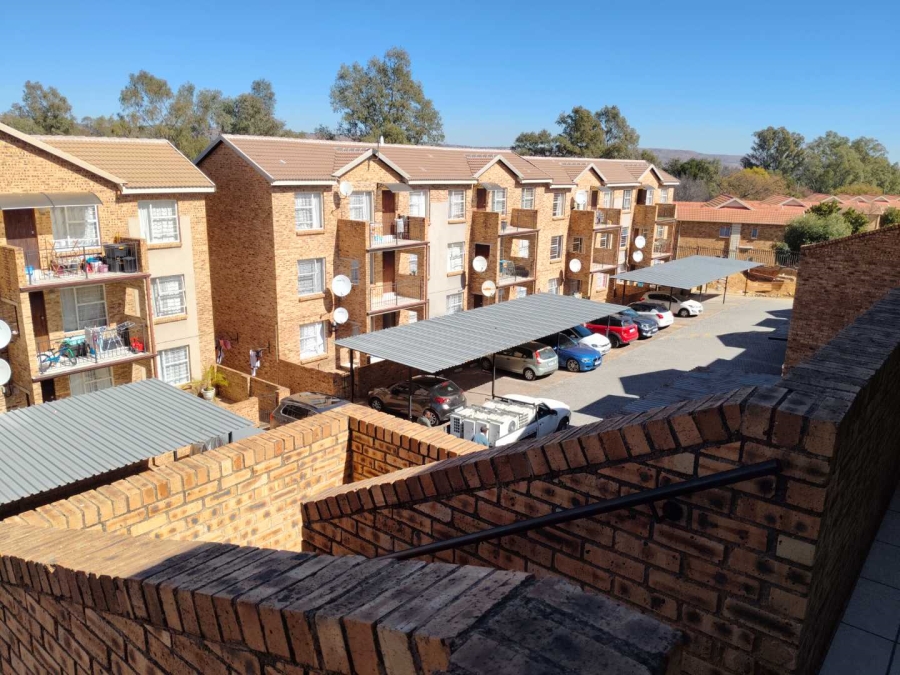2 Bedroom Property for Sale in Honeypark Gauteng