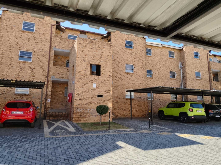 2 Bedroom Property for Sale in Honeypark Gauteng