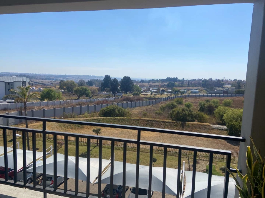 2 Bedroom Property for Sale in Erand Gardens Gauteng