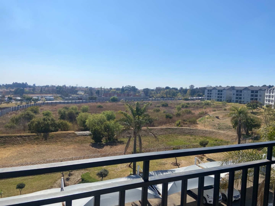2 Bedroom Property for Sale in Erand Gardens Gauteng