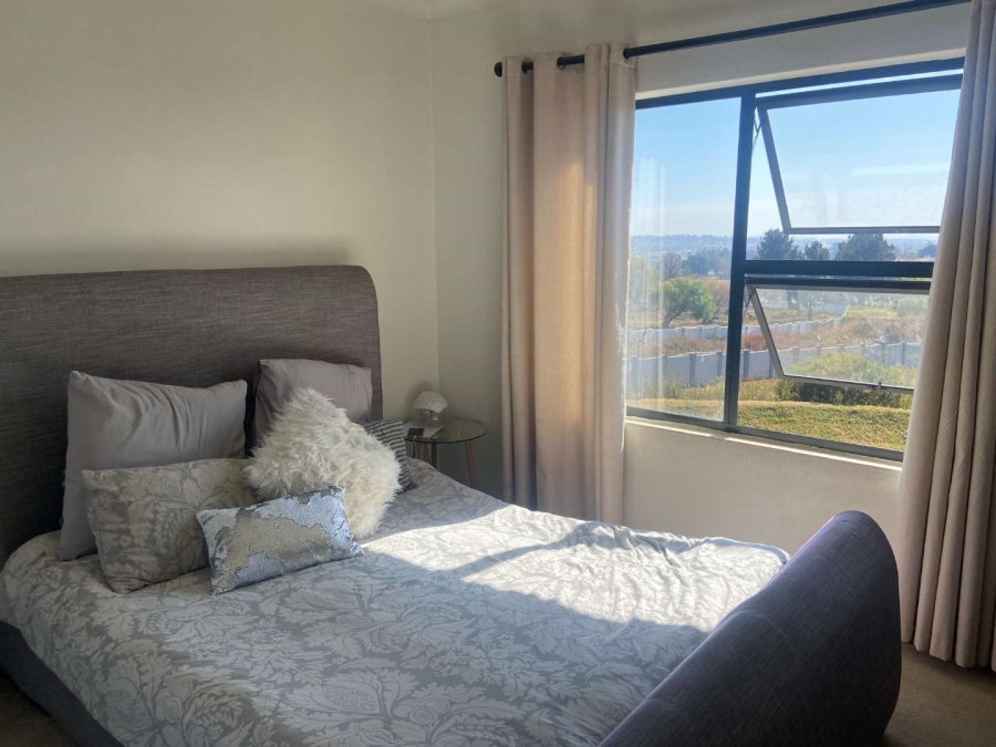 2 Bedroom Property for Sale in Erand Gardens Gauteng