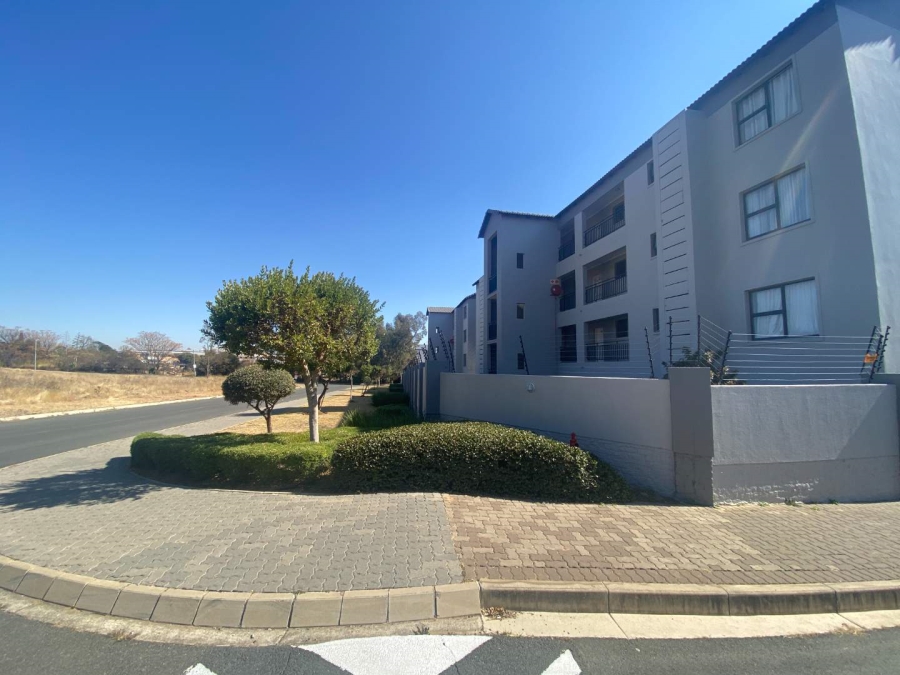 2 Bedroom Property for Sale in Erand Gardens Gauteng