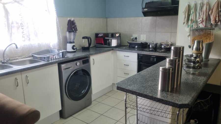 2 Bedroom Property for Sale in Liefde en Vrede Gauteng