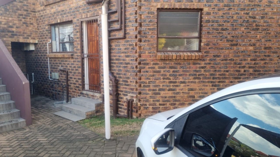 2 Bedroom Property for Sale in Liefde en Vrede Gauteng
