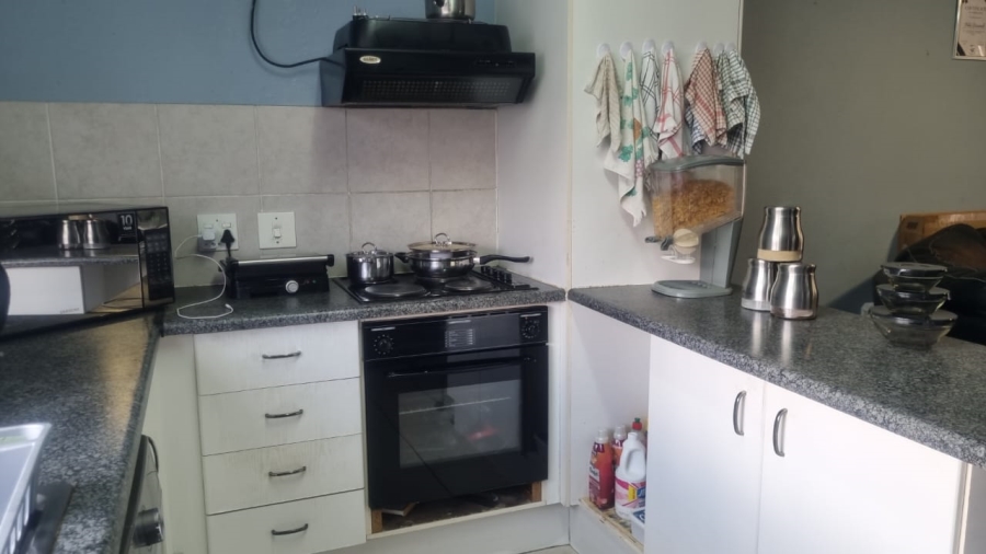 2 Bedroom Property for Sale in Liefde en Vrede Gauteng