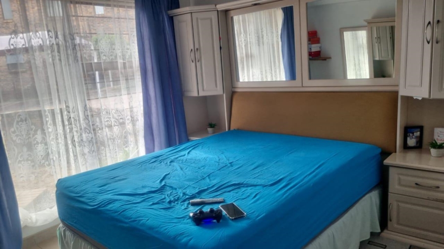 2 Bedroom Property for Sale in Liefde en Vrede Gauteng