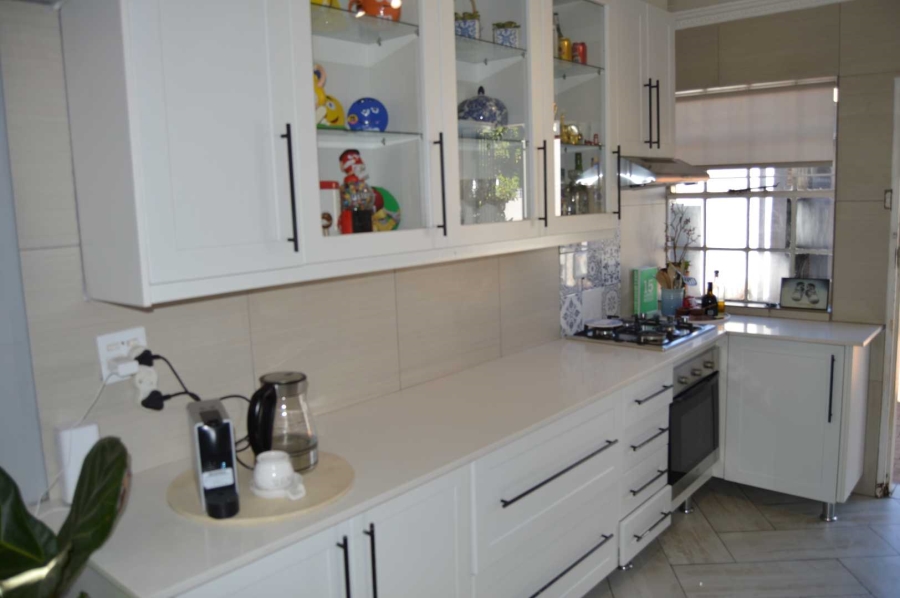 3 Bedroom Property for Sale in Brackenhurst Gauteng
