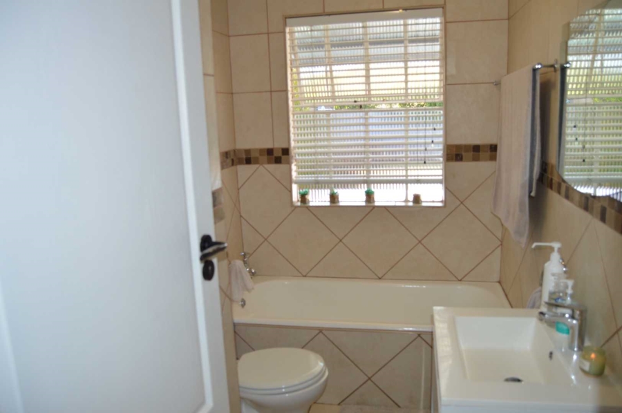 3 Bedroom Property for Sale in Brackenhurst Gauteng
