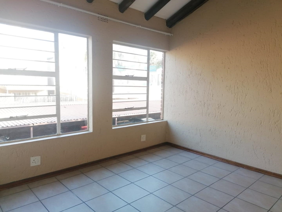 3 Bedroom Property for Sale in New Redruth Gauteng