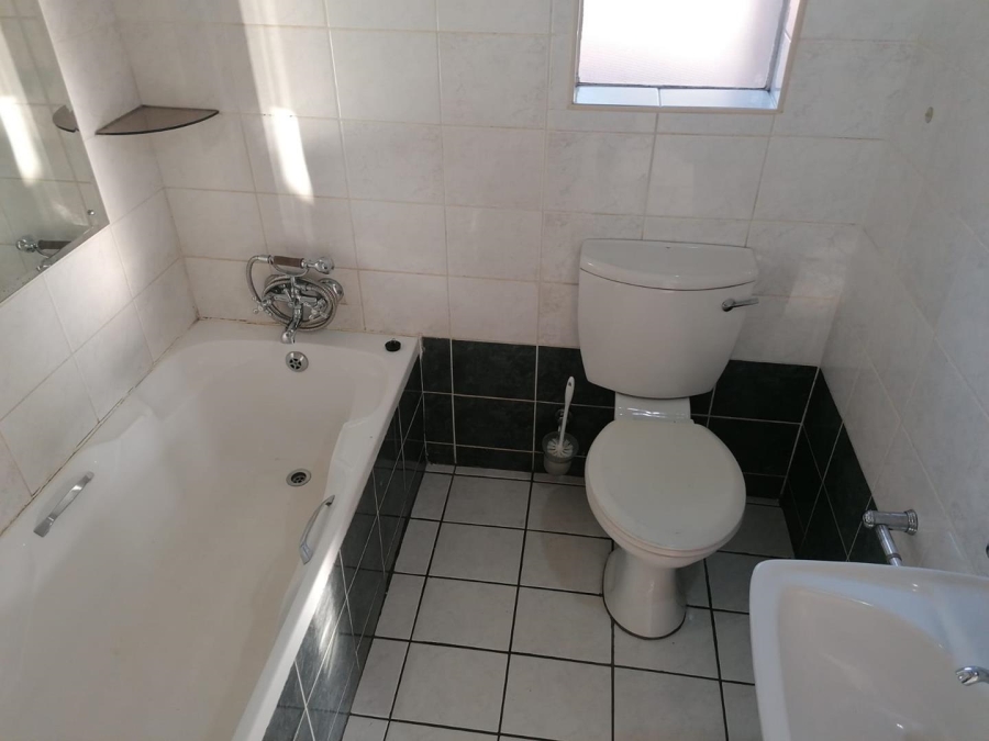 3 Bedroom Property for Sale in New Redruth Gauteng