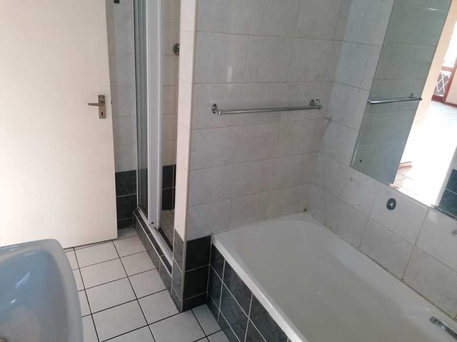 3 Bedroom Property for Sale in New Redruth Gauteng