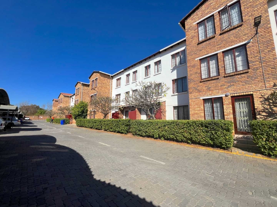 1 Bedroom Property for Sale in Montana Gauteng