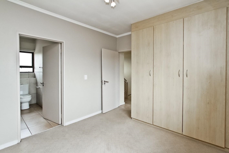 2 Bedroom Property for Sale in Sunninghill Gauteng