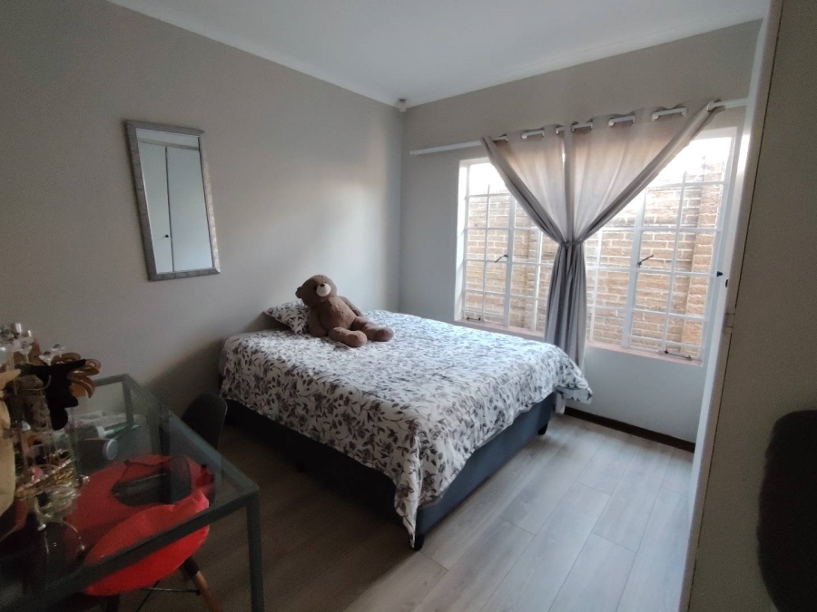 2 Bedroom Property for Sale in Highveld Gauteng