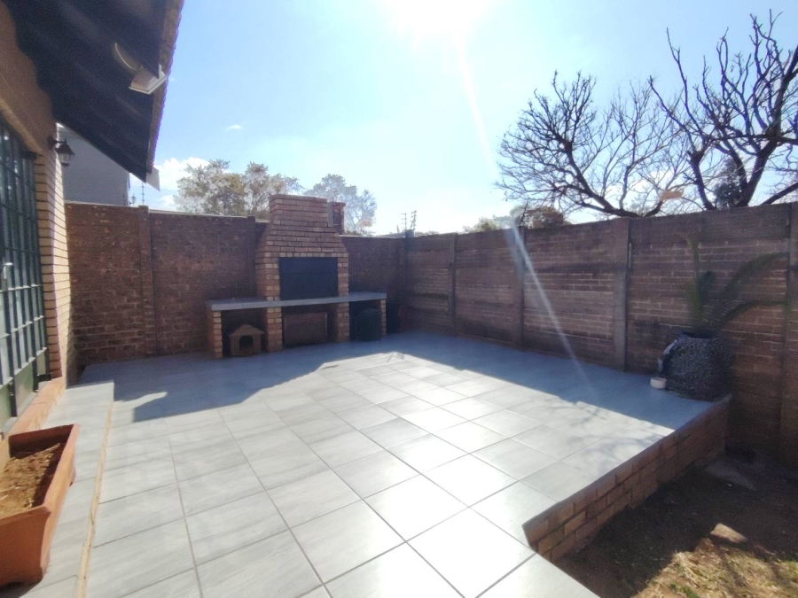 2 Bedroom Property for Sale in Highveld Gauteng