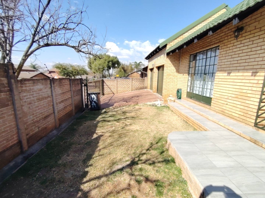 2 Bedroom Property for Sale in Highveld Gauteng