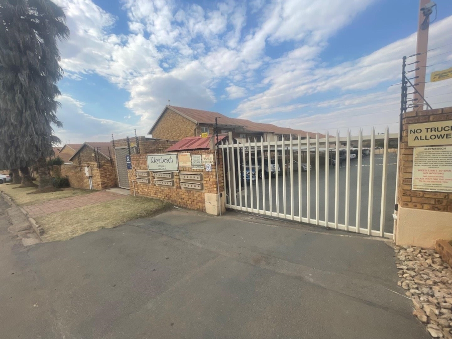To Let 2 Bedroom Property for Rent in Birch Acres Gauteng