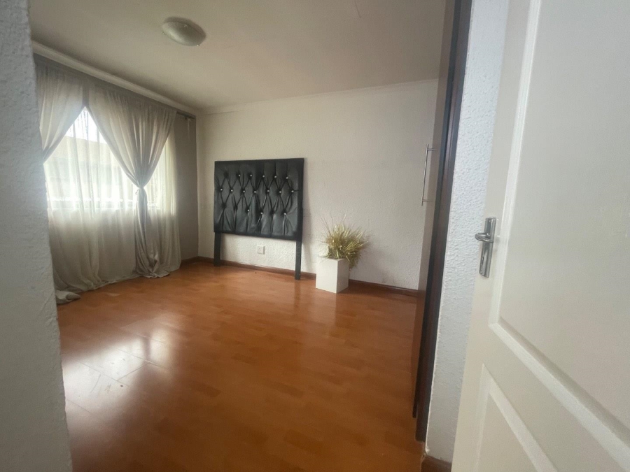 To Let 2 Bedroom Property for Rent in Birch Acres Gauteng