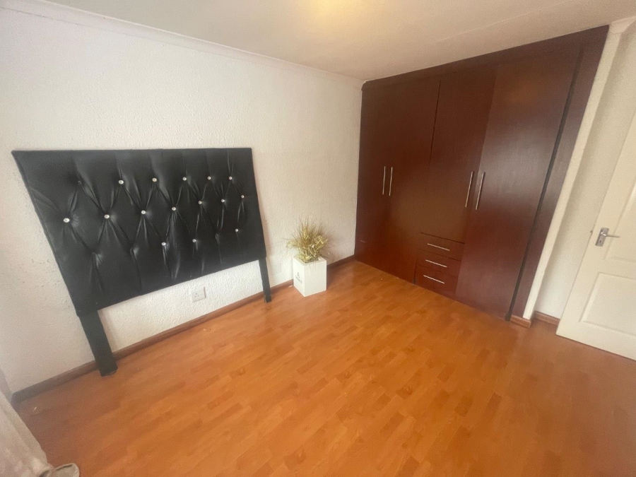 To Let 2 Bedroom Property for Rent in Birch Acres Gauteng