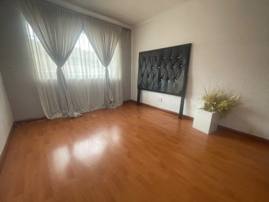 To Let 2 Bedroom Property for Rent in Birch Acres Gauteng