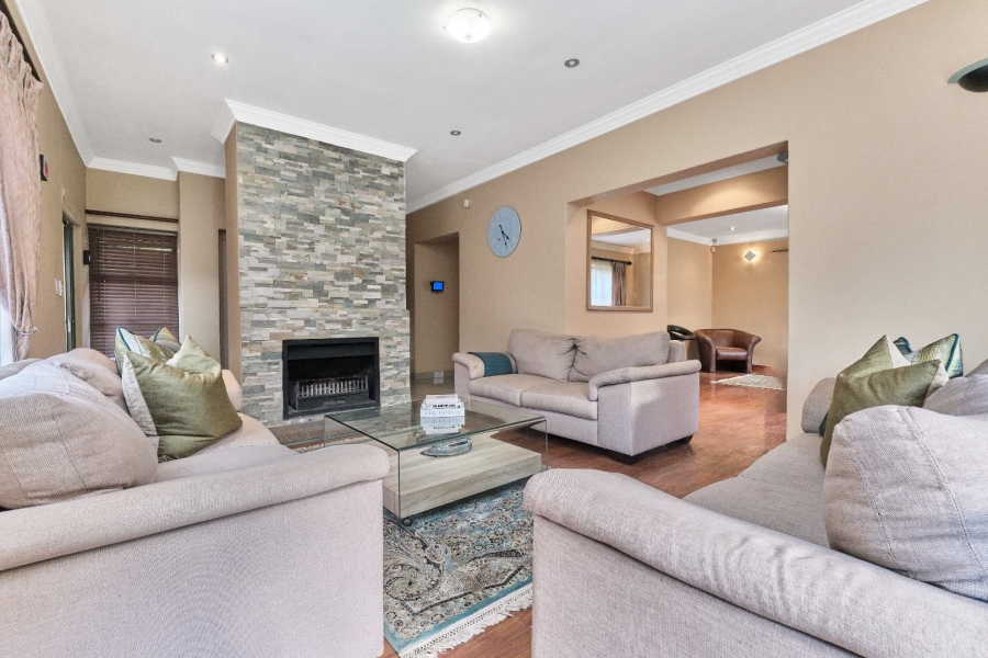 4 Bedroom Property for Sale in Little Falls Gauteng