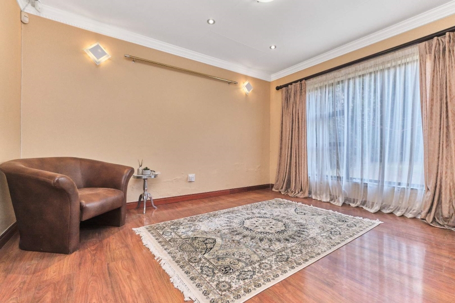 4 Bedroom Property for Sale in Little Falls Gauteng