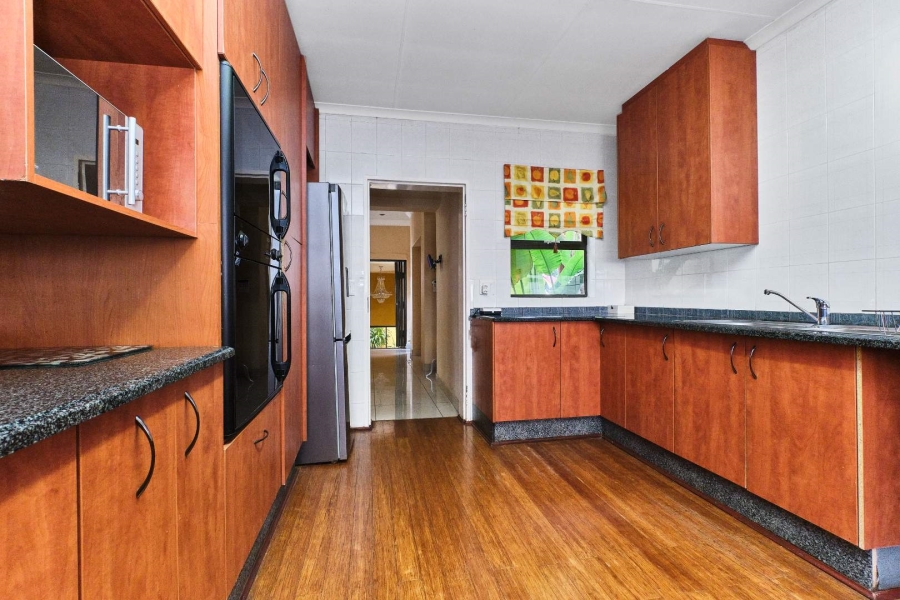 4 Bedroom Property for Sale in Little Falls Gauteng