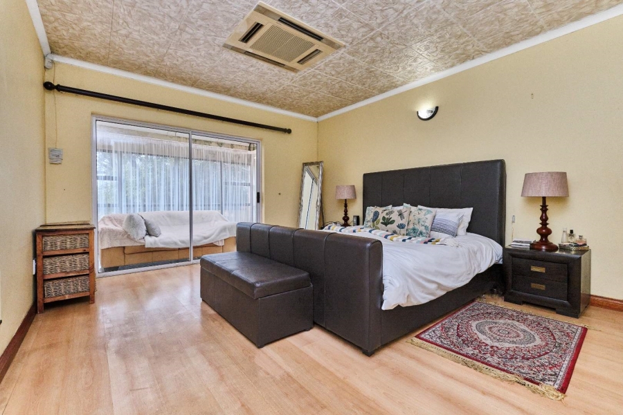 4 Bedroom Property for Sale in Little Falls Gauteng