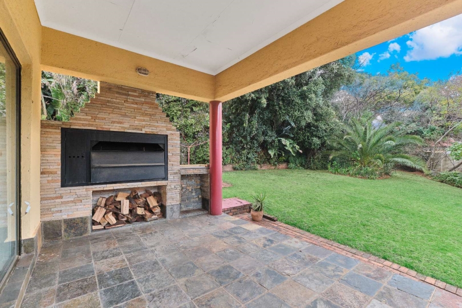 4 Bedroom Property for Sale in Little Falls Gauteng