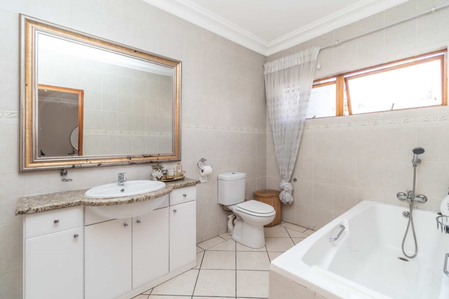 3 Bedroom Property for Sale in Ruimsig Gauteng