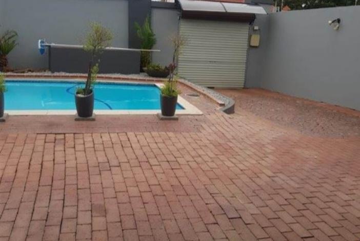 2 Bedroom Property for Sale in Melrose Gauteng