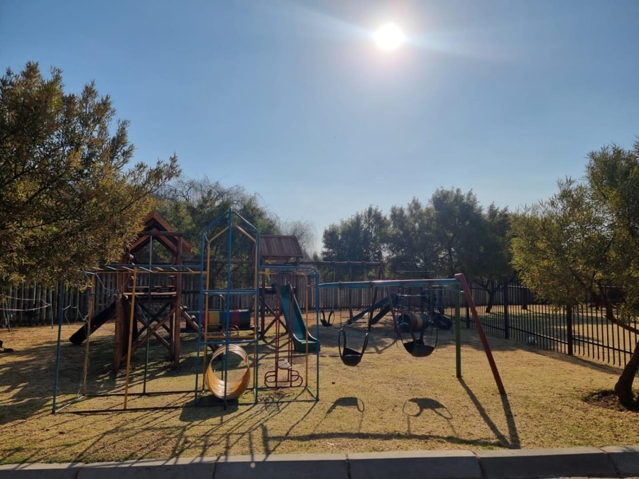 To Let 2 Bedroom Property for Rent in Pretorius Park Gauteng