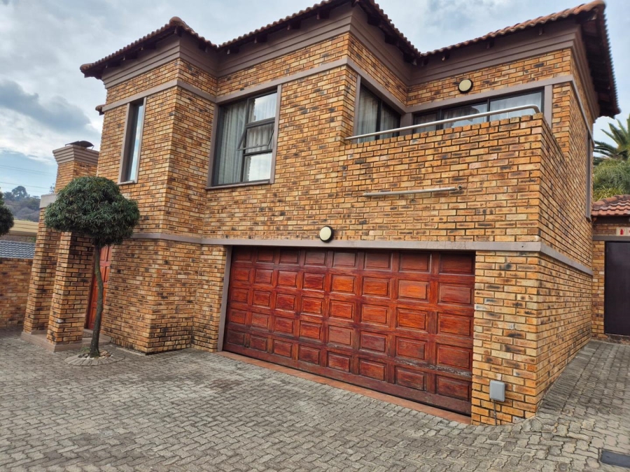 To Let 3 Bedroom Property for Rent in Mondeor Gauteng
