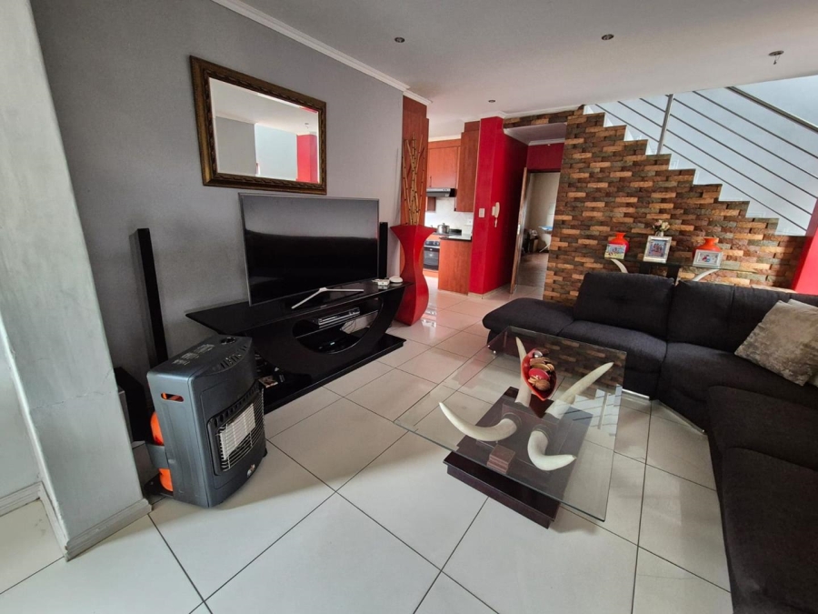 To Let 3 Bedroom Property for Rent in Mondeor Gauteng