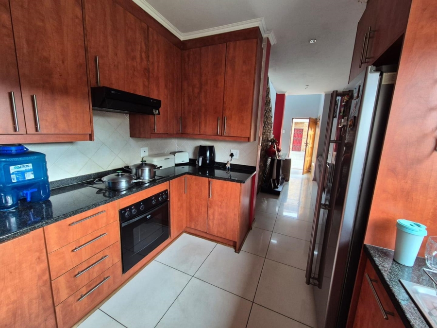 To Let 3 Bedroom Property for Rent in Mondeor Gauteng