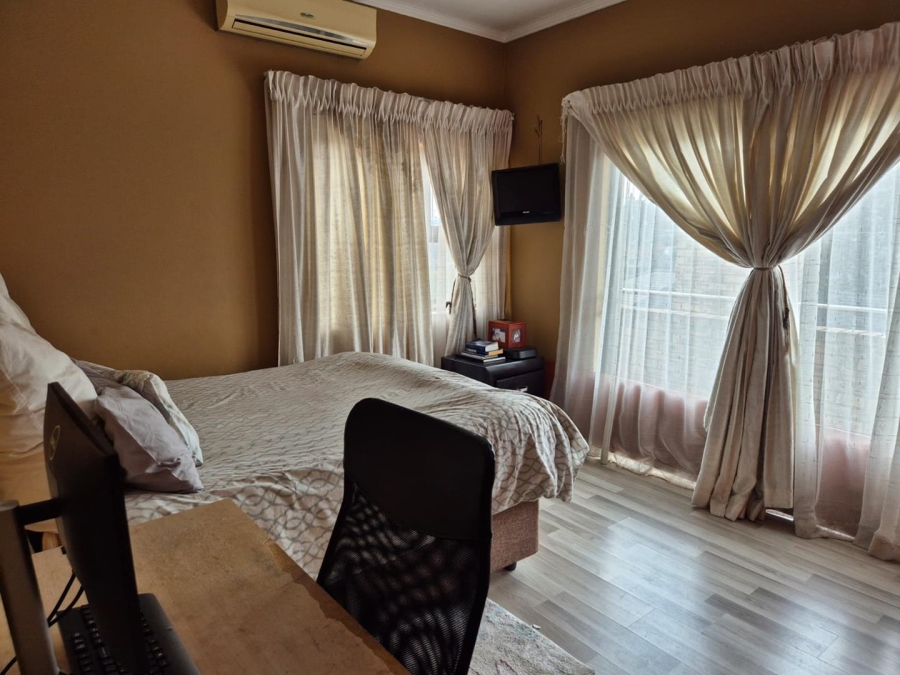 To Let 3 Bedroom Property for Rent in Mondeor Gauteng