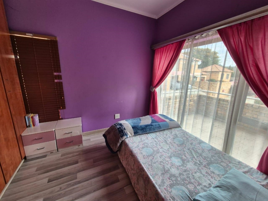 To Let 3 Bedroom Property for Rent in Mondeor Gauteng