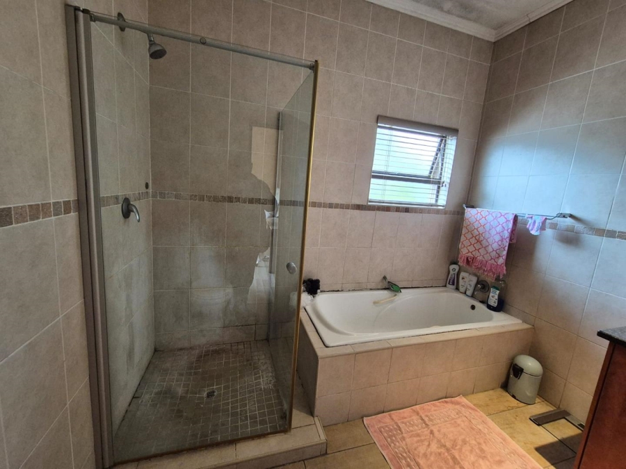 To Let 3 Bedroom Property for Rent in Mondeor Gauteng