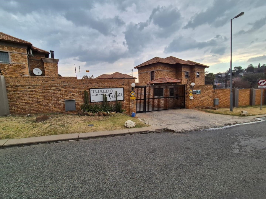 To Let 3 Bedroom Property for Rent in Mondeor Gauteng