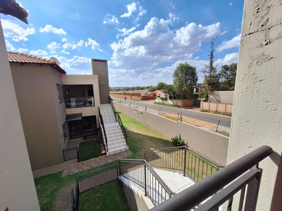 To Let 2 Bedroom Property for Rent in Goedeburg Gauteng