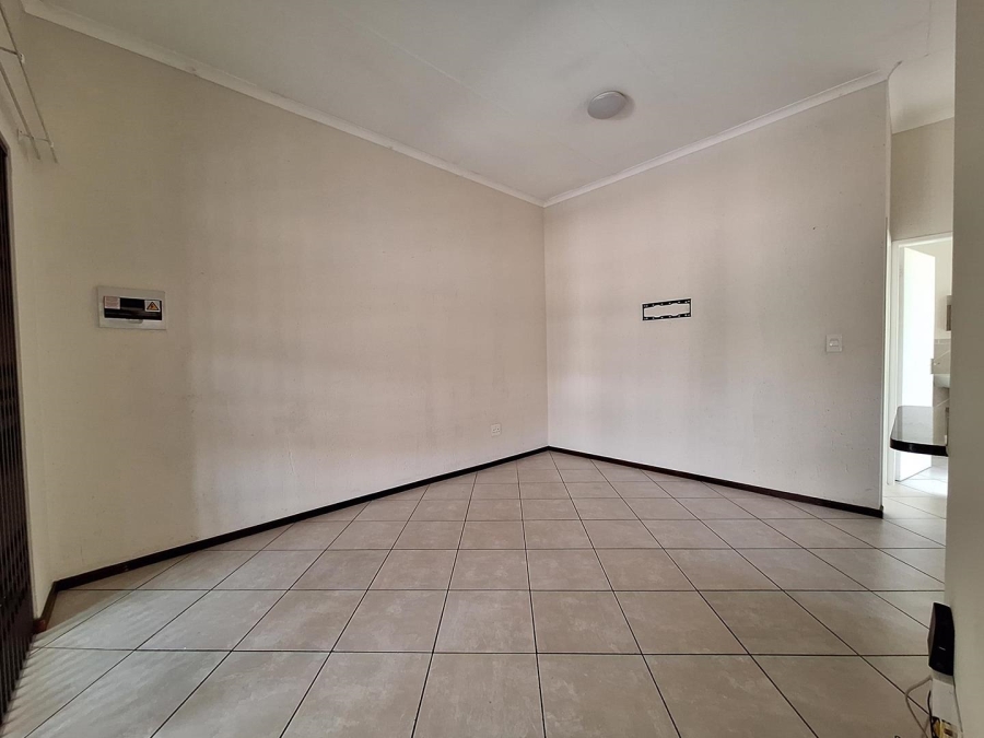 To Let 2 Bedroom Property for Rent in Goedeburg Gauteng
