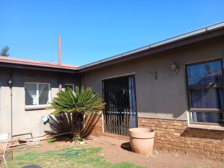 5 Bedroom Property for Sale in Van Dyk Park Gauteng