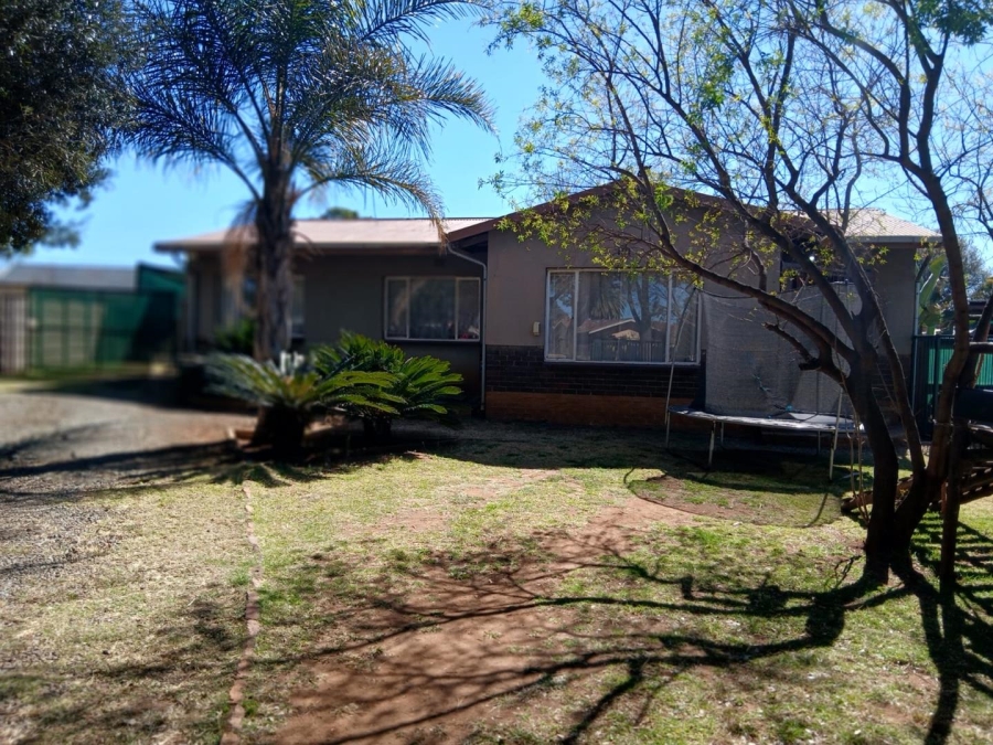 5 Bedroom Property for Sale in Van Dyk Park Gauteng