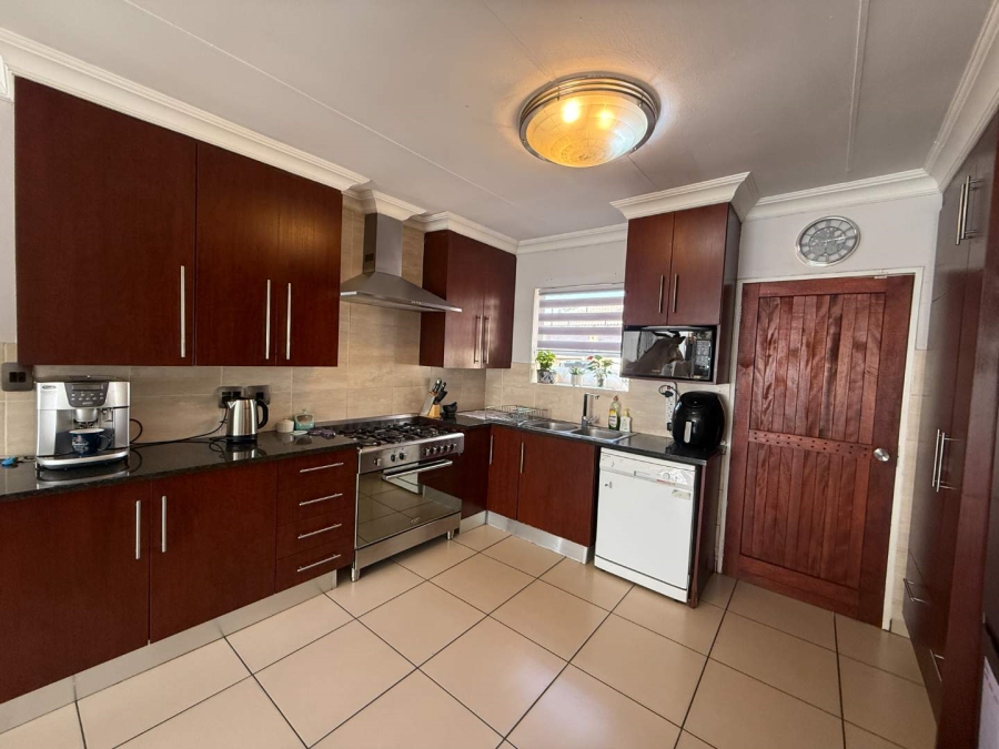 3 Bedroom Property for Sale in Radiokop Gauteng