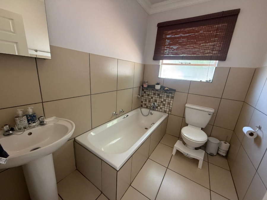 3 Bedroom Property for Sale in Radiokop Gauteng