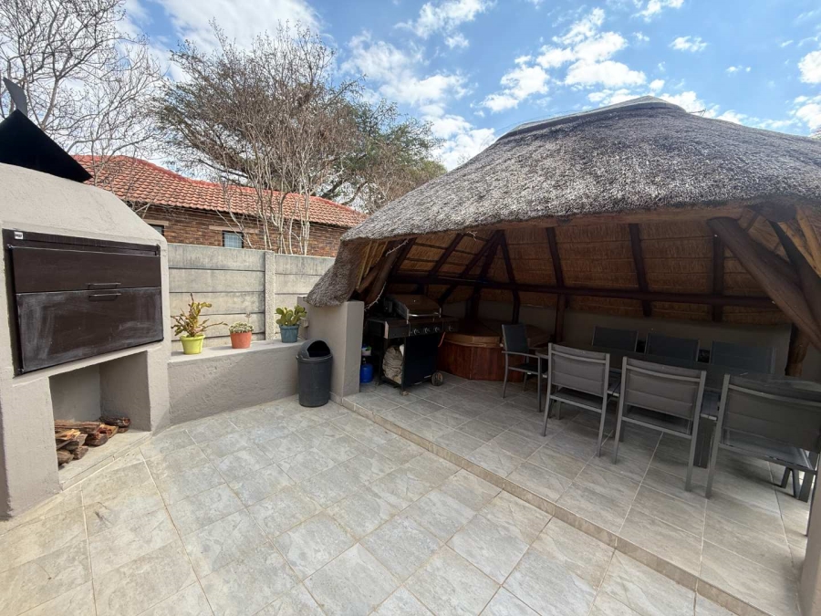 3 Bedroom Property for Sale in Radiokop Gauteng