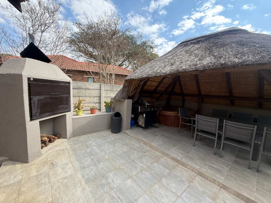 3 Bedroom Property for Sale in Radiokop Gauteng