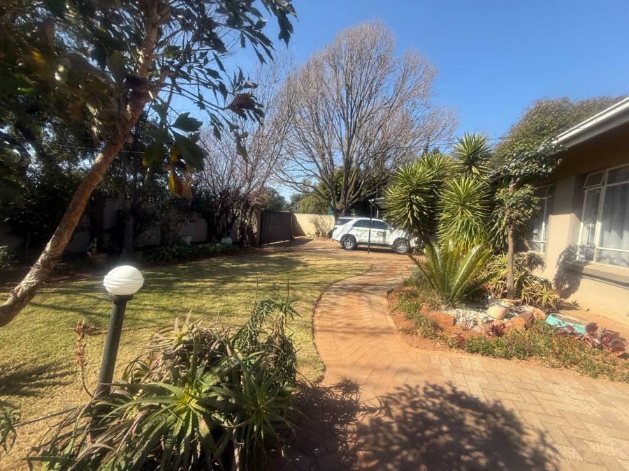 4 Bedroom Property for Sale in Florida Park Gauteng